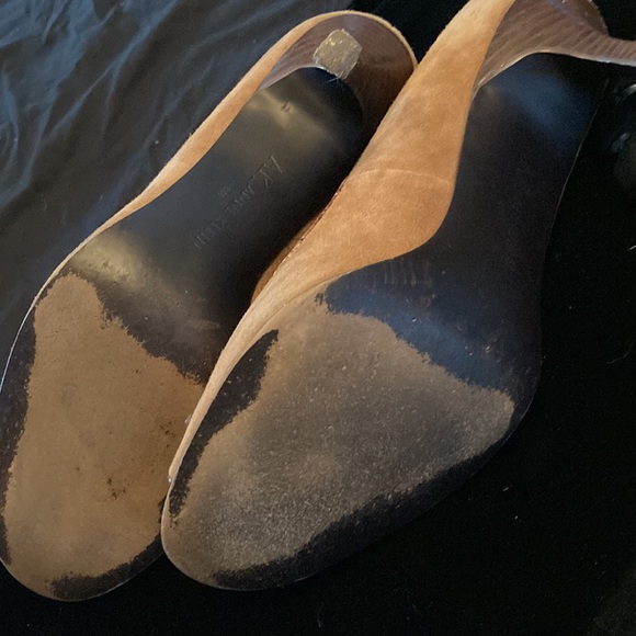 Very gently worn open toe suede heels. - Picture 4 of 5